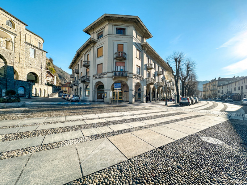 Immagine 3 di Appartamento in vendita  in Via Roma 5 a Varallo