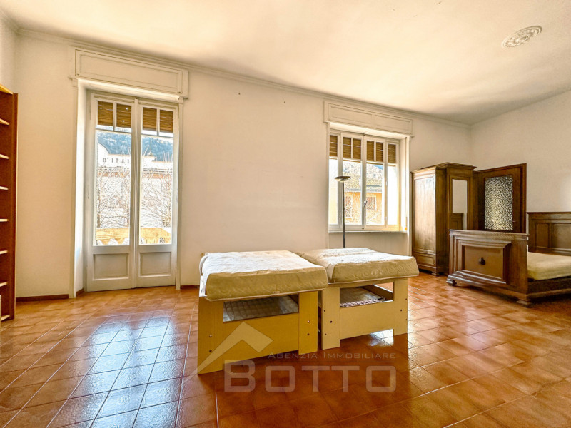Immagine 14 di Appartamento in vendita  in Via Roma 5 a Varallo