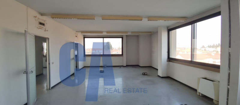 Immagine 2 di Ufficio in affitto  in VIA PODGORA a Legnano