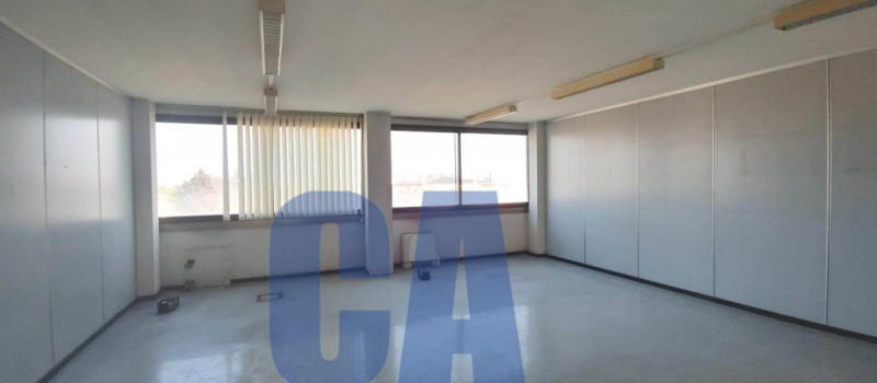Immagine 1 di Ufficio in affitto  in VIA PODGORA a Legnano