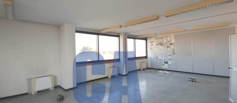 Immagine 3 di Ufficio in affitto  in VIA PODGORA a Legnano