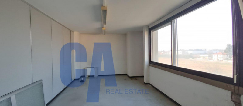 Immagine 4 di Ufficio in affitto  in VIA PODGORA a Legnano