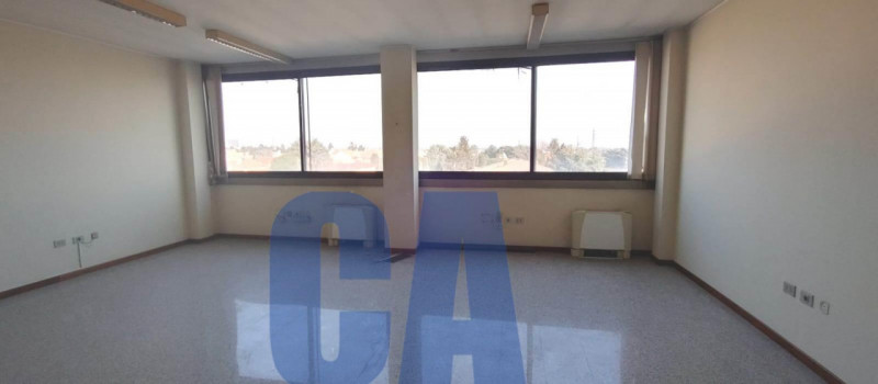 Immagine 12 di Ufficio in affitto  in VIA PODGORA a Legnano