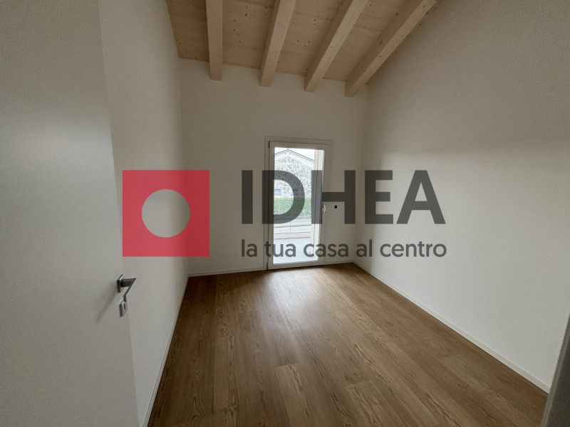 Immagine 2 di Villetta a schiera in vendita  a Giavera Del Montello