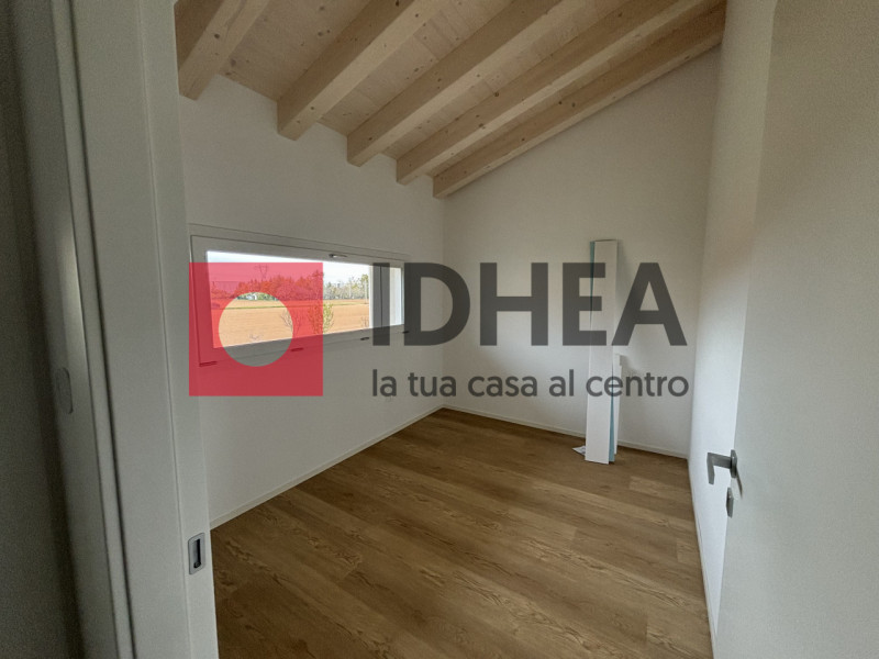 Immagine 4 di Villetta a schiera in vendita  a Giavera Del Montello