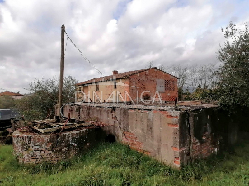 Immagine 27 di Rustico / casale in vendita  a Santa Maria A Monte
