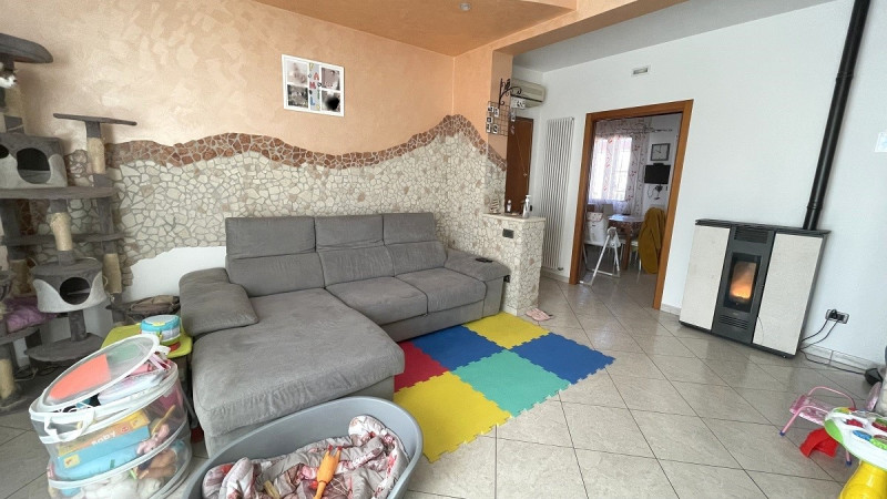 Immagine 2 di Appartamento in vendita  in Via Laguna a Chioggia