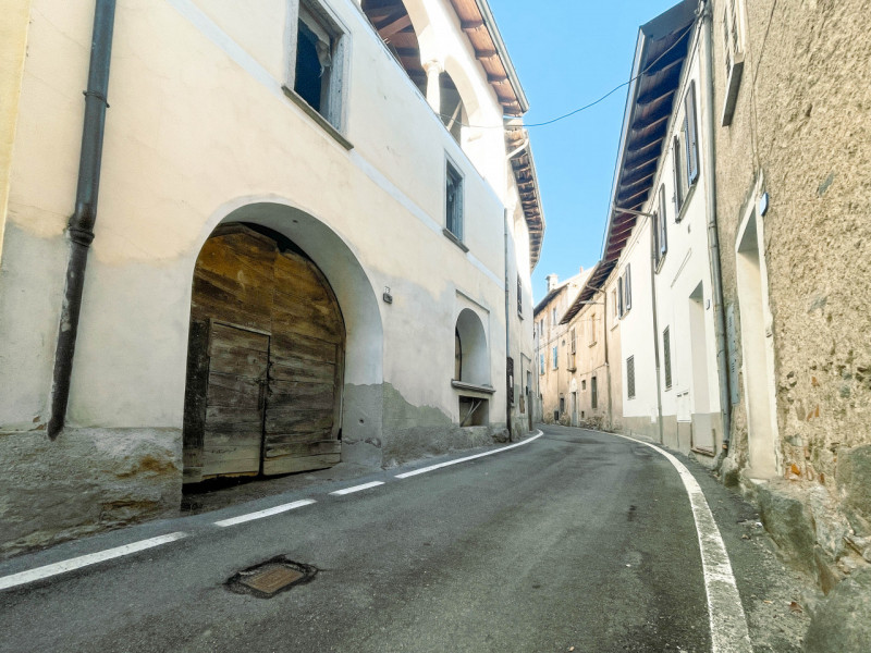 Immagine 5 di Rustico / casale in vendita  in via d. c. ojetti 12 a Pogno