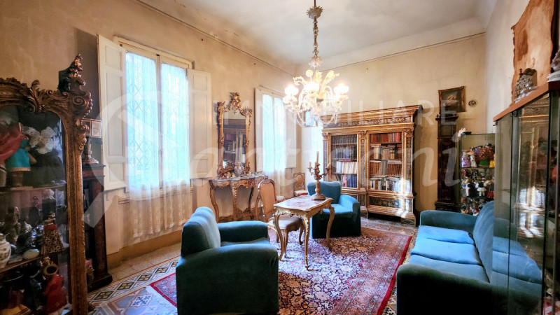 Immagine 2 di Casa indipendente in vendita  in via Duprè a Firenze