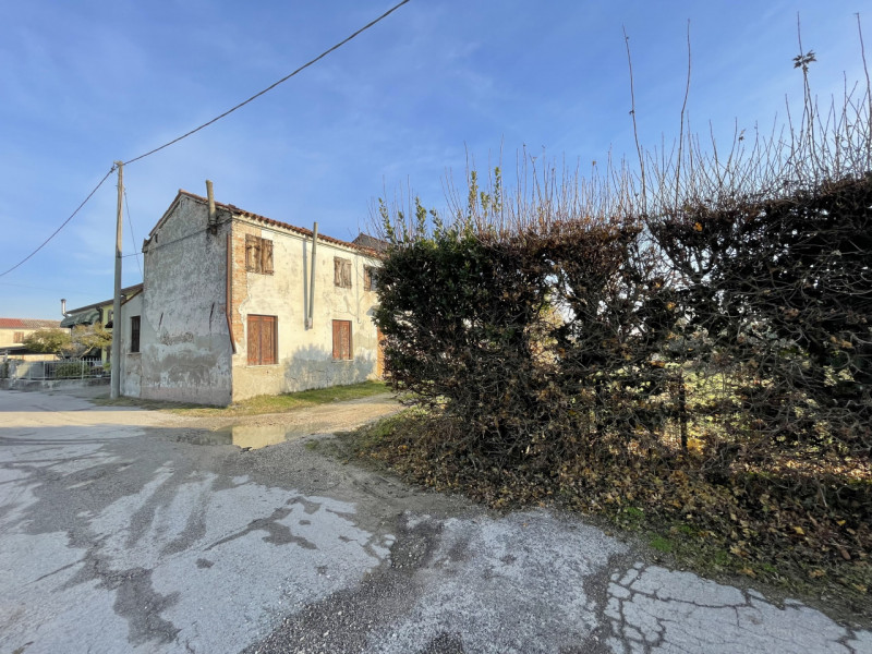 Immagine 4 di Casa indipendente in vendita  in via muratori a Solesino