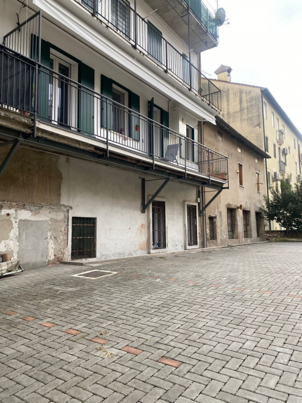 Immagine 6 di Posto auto in vendita  in Via dei Mille, 35 a Vicenza