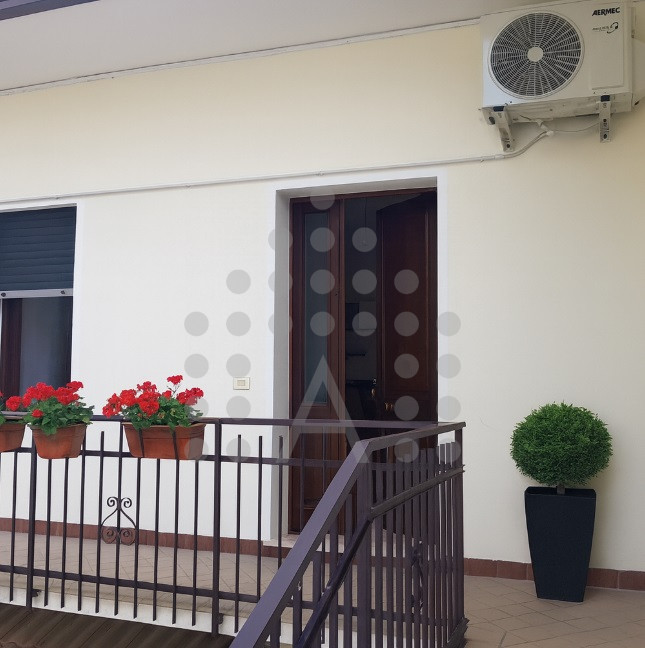 Immagine 11 di Appartamento in vendita  in viale delle terme a Abano Terme