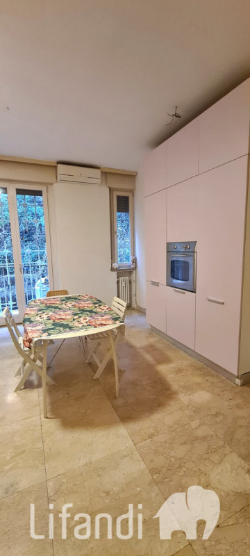 Immagine 5 di Appartamento in vendita  in via defregger a Bolzano