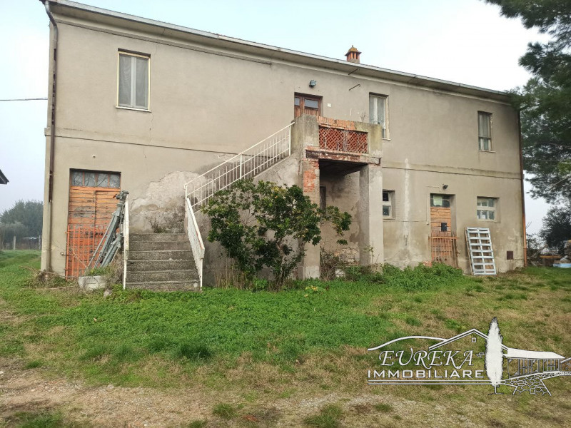 Immagine 3 di Rustico / casale in vendita  in castiglione del lago via roma 152 a Castiglione Del Lago