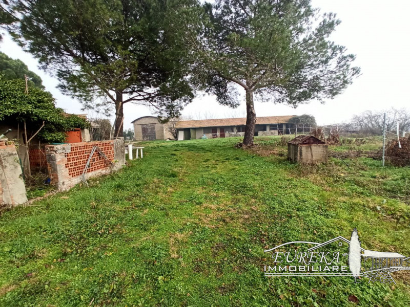 Immagine 5 di Rustico / casale in vendita  in castiglione del lago via roma 152 a Castiglione Del Lago