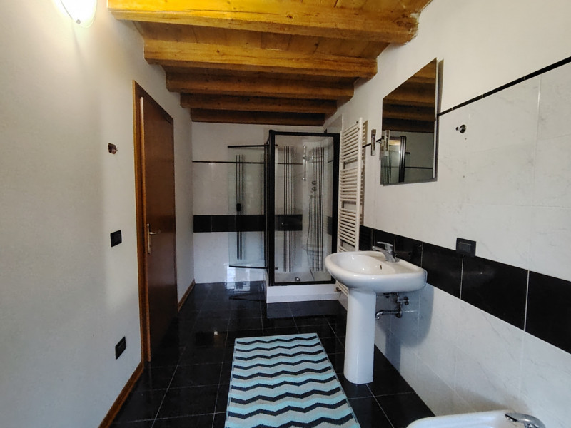 Immagine 23 di Casa bifamiliare in vendita  a Colceresa