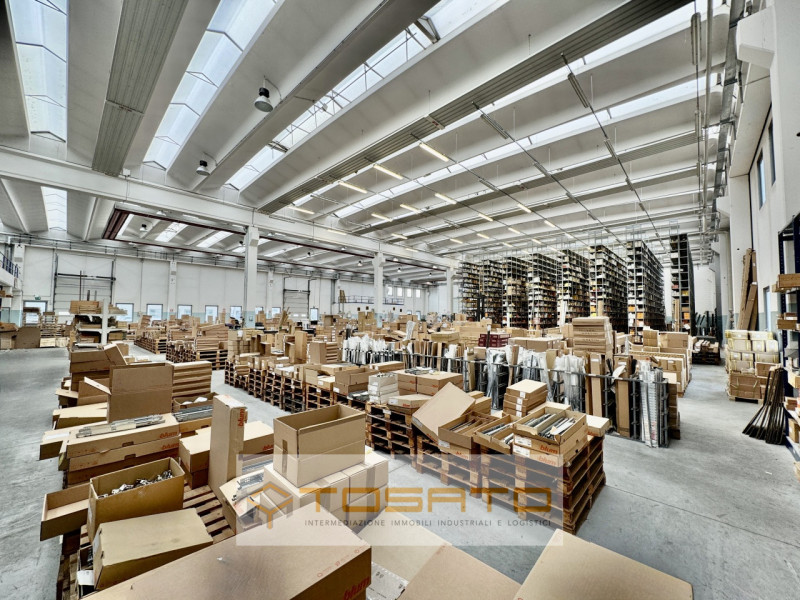 Immagine 4 di Capannone industriale in vendita  a Cerea