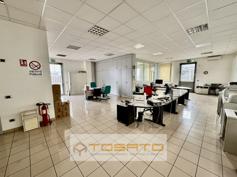 Immagine 10 di Capannone industriale in vendita  a Cerea