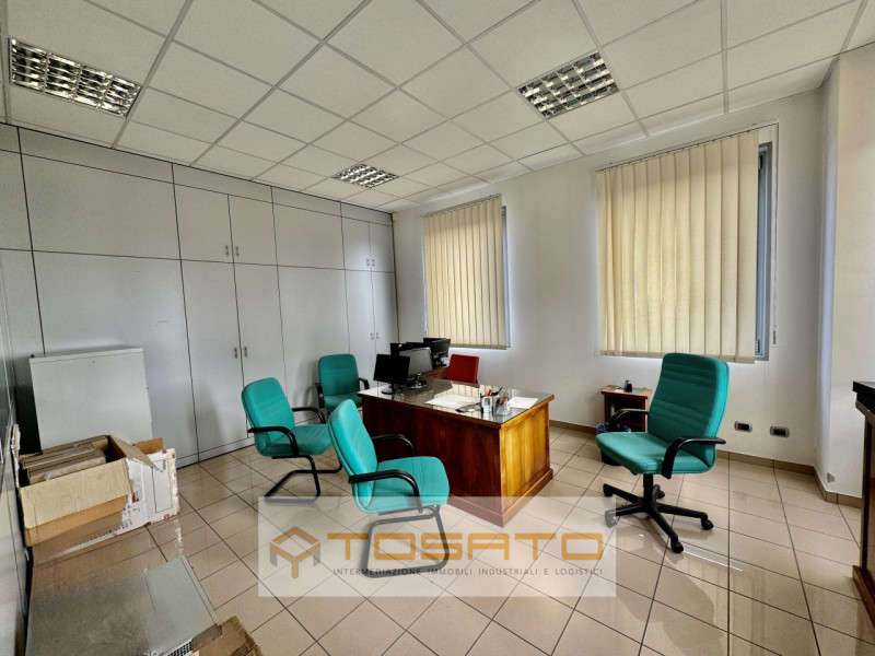 Immagine 13 di Capannone industriale in vendita  a Cerea