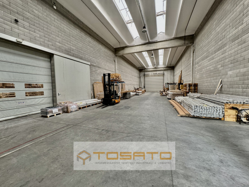 Immagine 19 di Capannone industriale in vendita  a Cerea