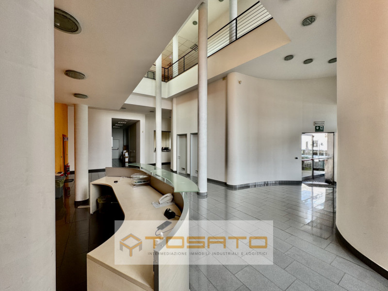 Immagine 27 di Capannone industriale in vendita  a Cerea