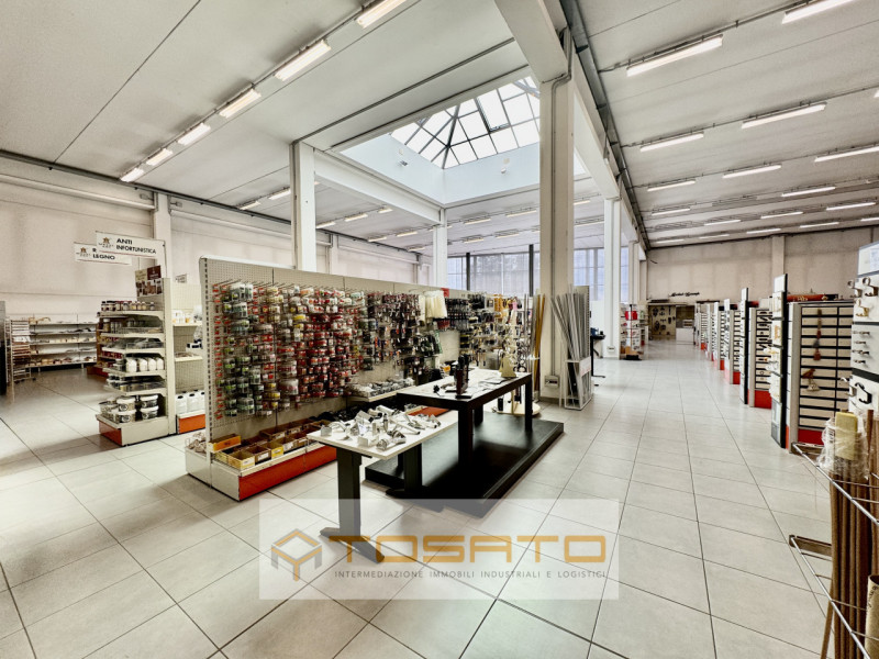 Immagine 28 di Capannone industriale in vendita  a Cerea