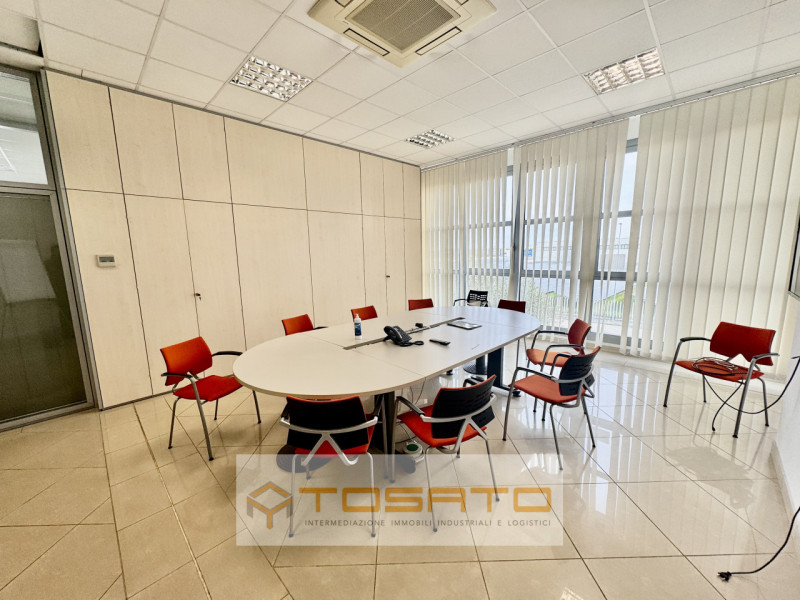 Immagine 41 di Capannone industriale in vendita  a Cerea