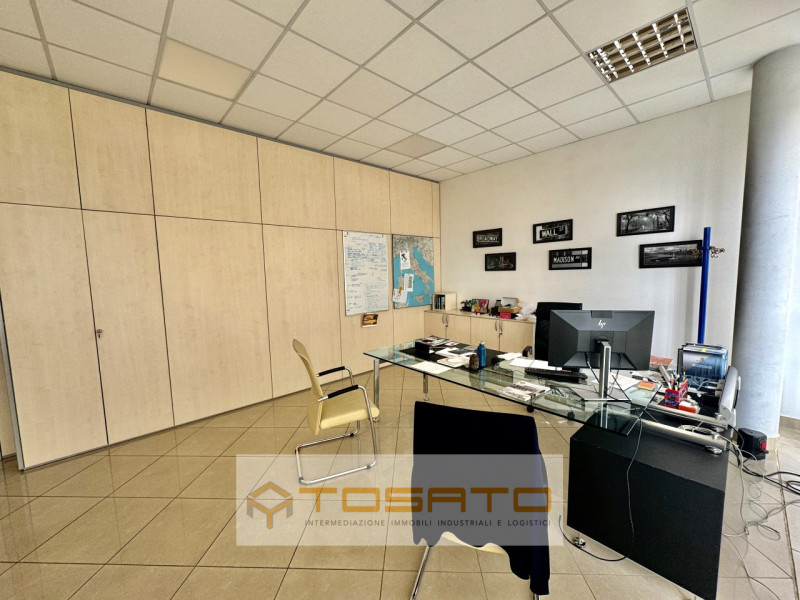 Immagine 44 di Capannone industriale in vendita  a Cerea