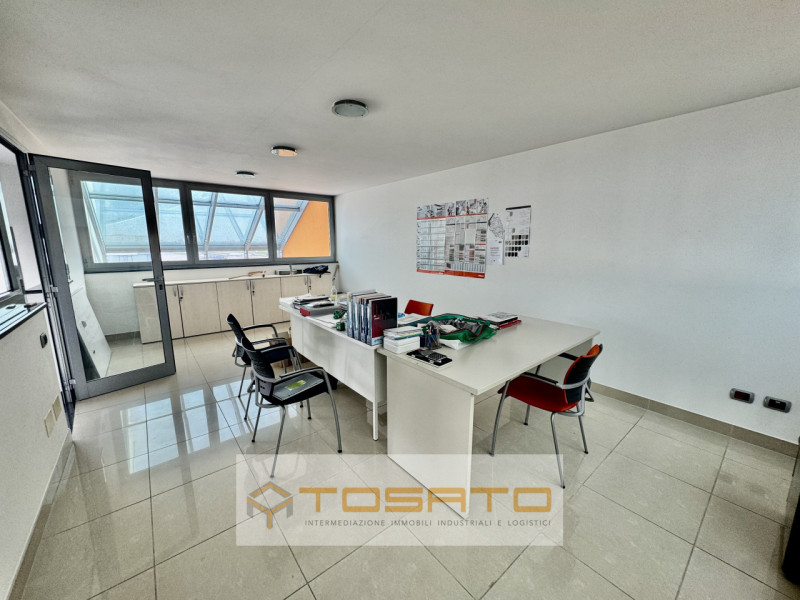 Immagine 47 di Capannone industriale in vendita  a Cerea