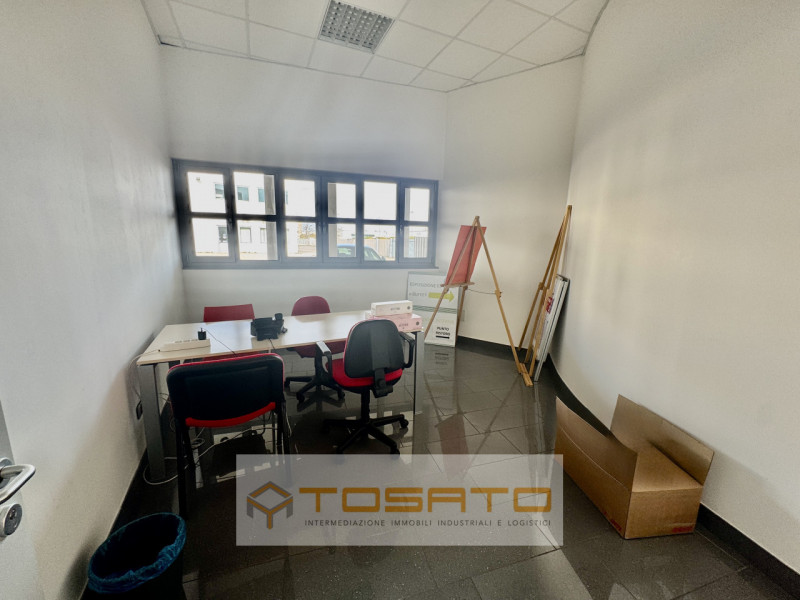 Immagine 49 di Capannone industriale in vendita  a Cerea