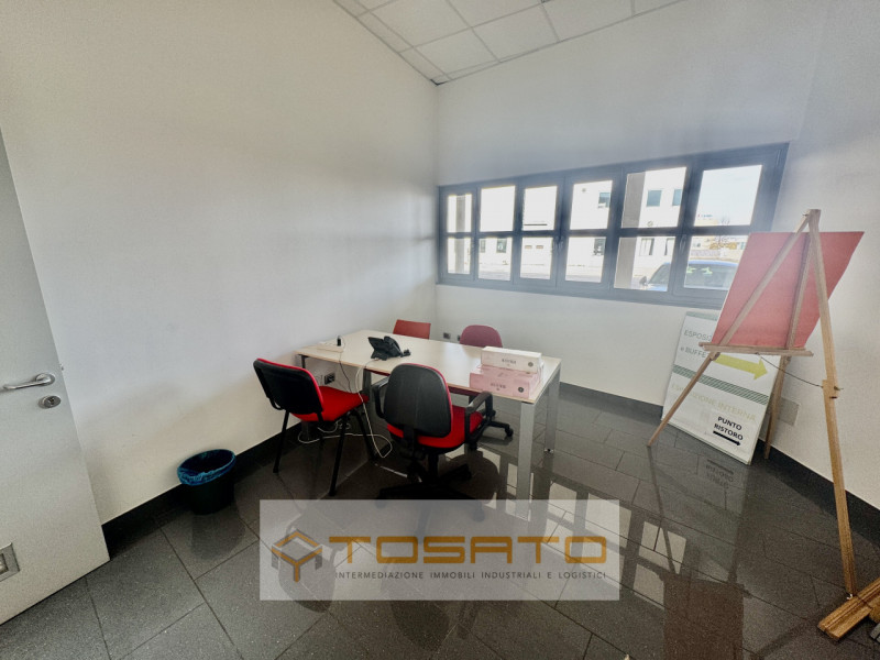 Immagine 50 di Capannone industriale in vendita  a Cerea