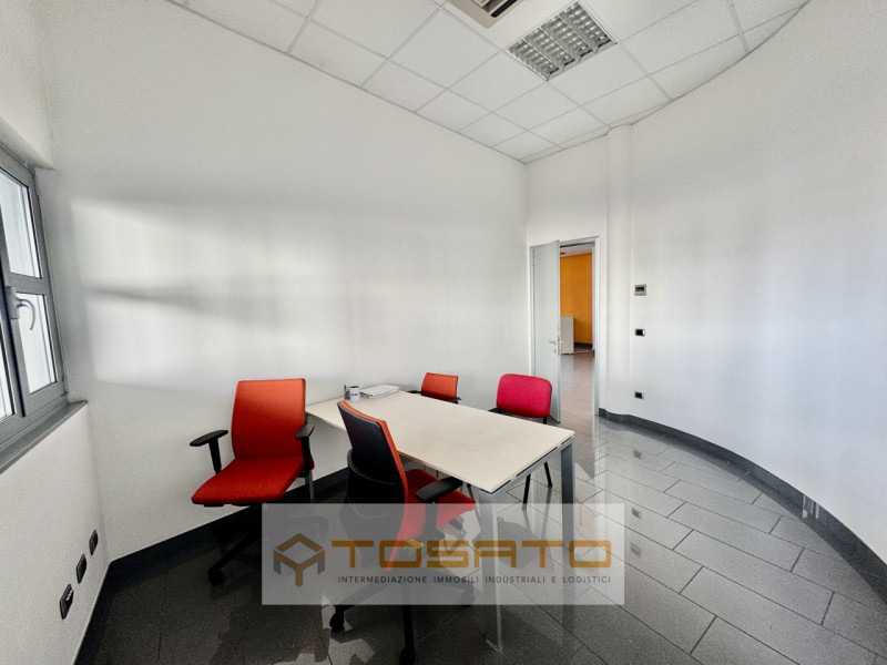 Immagine 53 di Capannone industriale in vendita  a Cerea