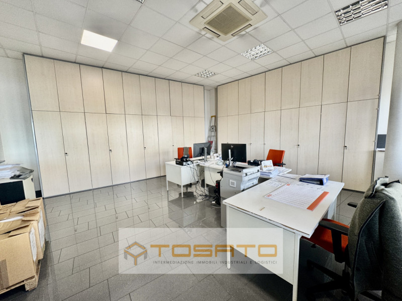 Immagine 57 di Capannone industriale in vendita  a Cerea