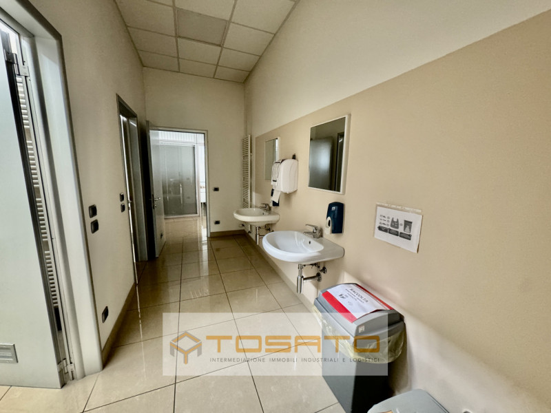 Immagine 67 di Capannone industriale in vendita  a Cerea