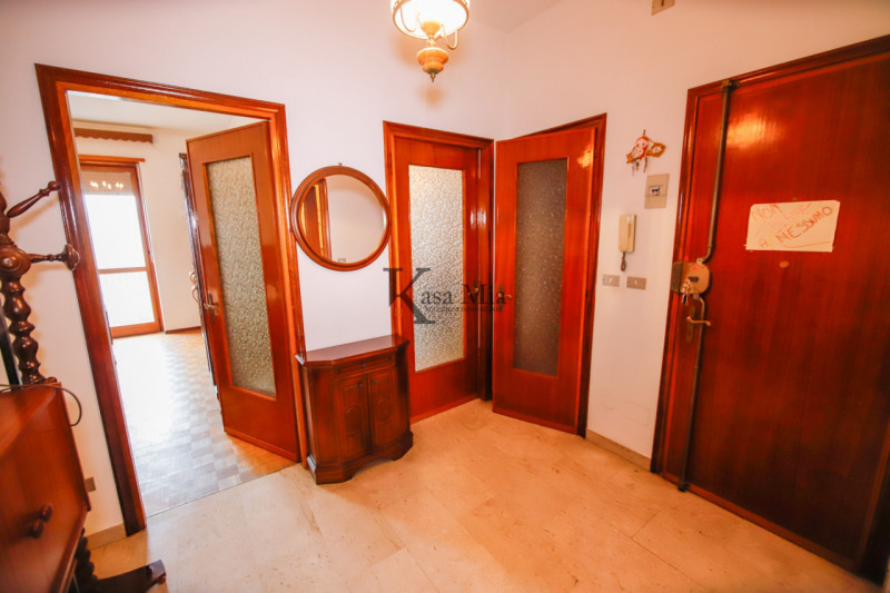 Immagine 3 di Appartamento in vendita  in via volpiano  34 a Lombardore