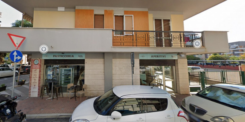 Immagine 5 di Negozio in vendita  in VIA G. MAZZARINO a Pescara
