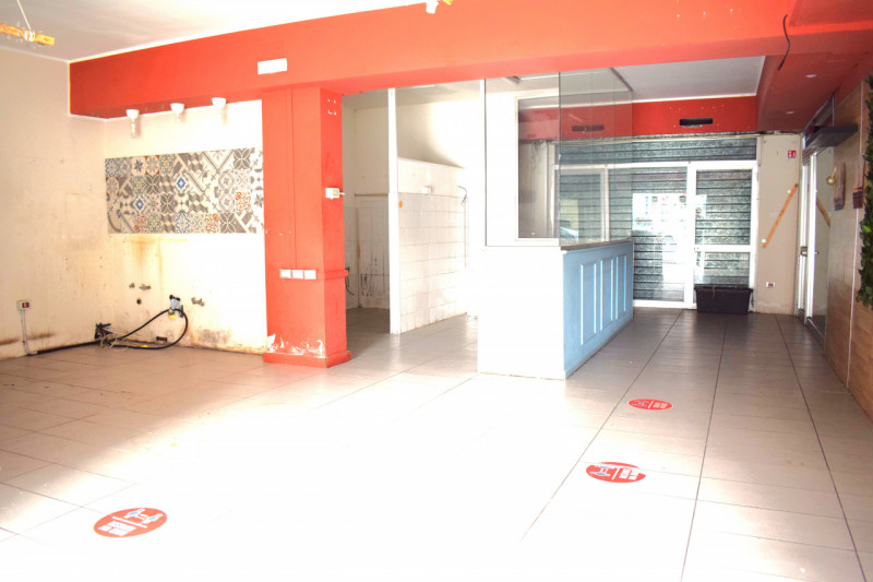 Immagine 7 di Negozio in vendita  in VIA G. MAZZARINO a Pescara