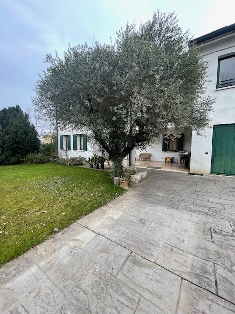 Immagine 2 di Casa indipendente in vendita  a Santa Giustina In Colle