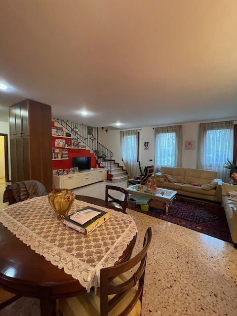 Immagine 5 di Casa indipendente in vendita  a Santa Giustina In Colle