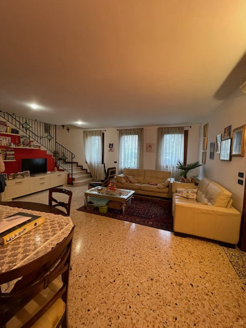 Immagine 8 di Casa indipendente in vendita  a Santa Giustina In Colle