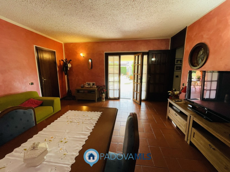 Immagine 3 di Villa in vendita  in via cucchetti 74 a Noventa Padovana