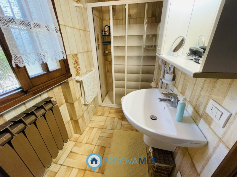Immagine 5 di Villa in vendita  in via cucchetti 74 a Noventa Padovana