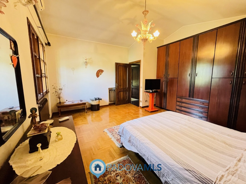 Immagine 13 di Villa in vendita  in via cucchetti 74 a Noventa Padovana