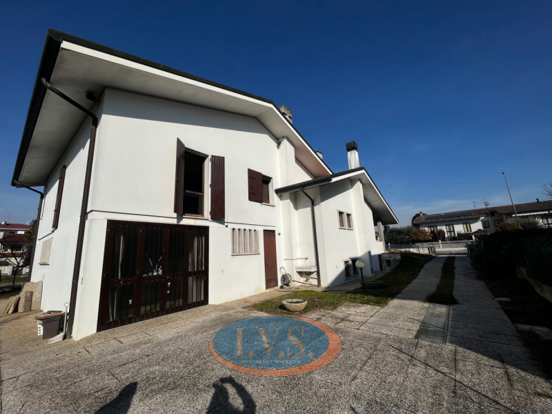 Immagine 3 di Casa indipendente in vendita  in piazza iv novembre 6 a Mestrino