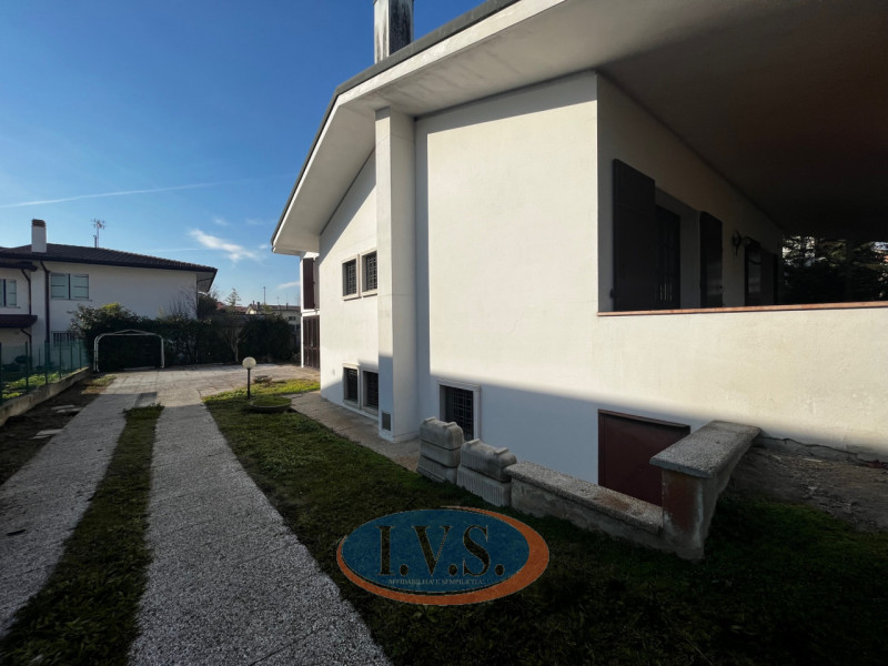 Immagine 5 di Casa indipendente in vendita  in piazza iv novembre 6 a Mestrino