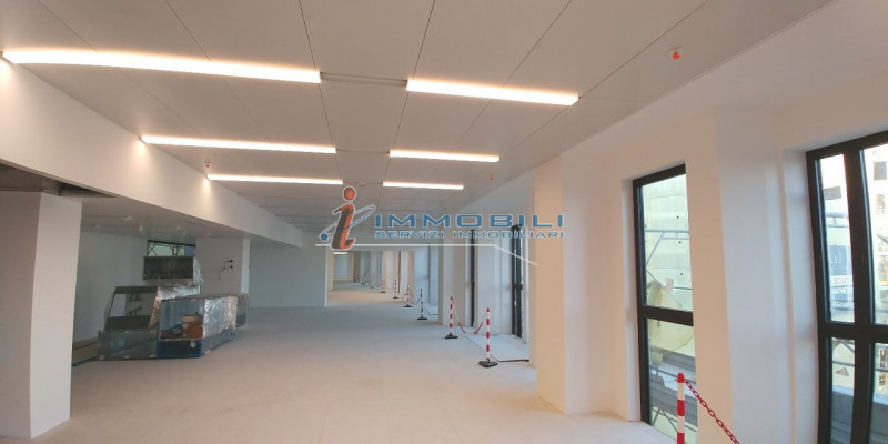 Immagine 3 di Ufficio in affitto  in CORSO VITTORIO EMANUELE II a Milano