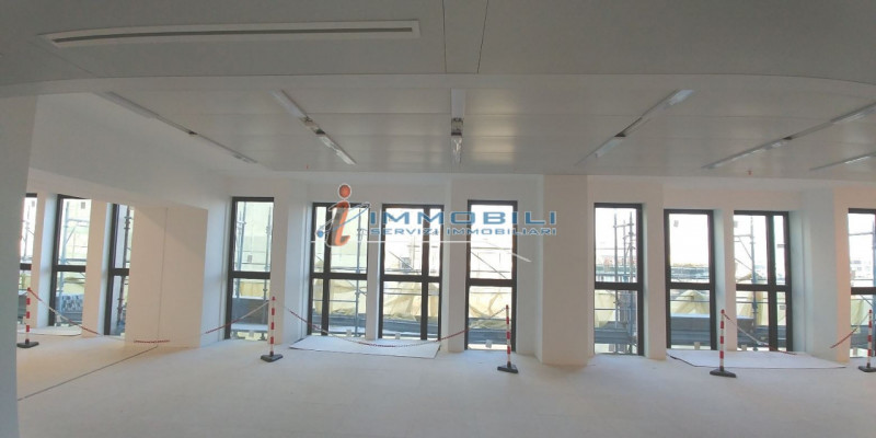 Immagine 4 di Ufficio in affitto  in CORSO VITTORIO EMANUELE II a Milano