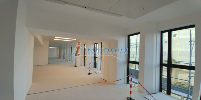 Immagine 5 di Ufficio in affitto  in CORSO VITTORIO EMANUELE II a Milano