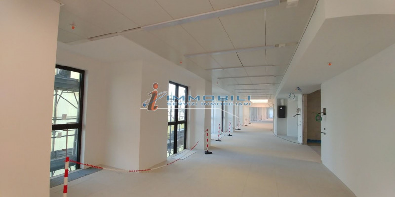 Immagine 7 di Ufficio in affitto  in CORSO VITTORIO EMANUELE II a Milano