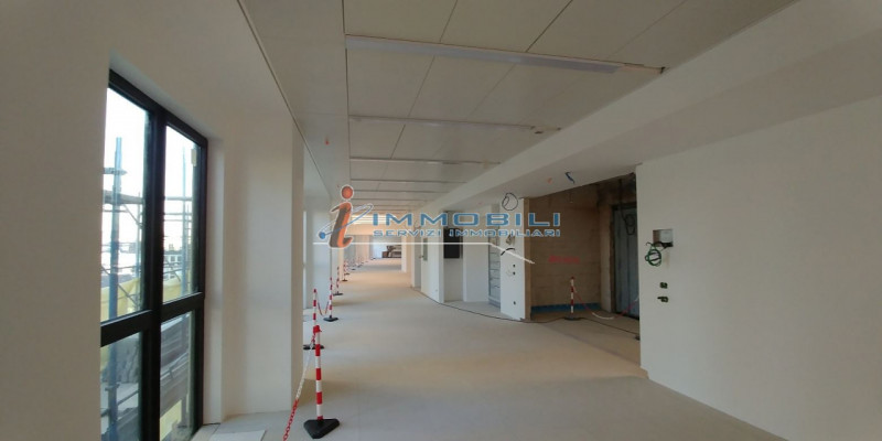Immagine 9 di Ufficio in affitto  in CORSO VITTORIO EMANUELE II a Milano